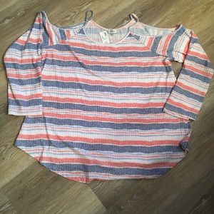 NWT. Avenue cold shoulder top. 18/20.